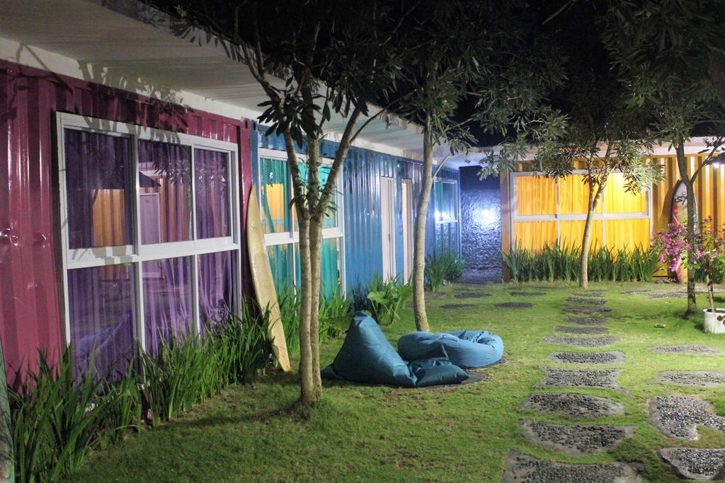 Kubu Container Hotel อูลูวาตู ภายนอก รูปภาพ