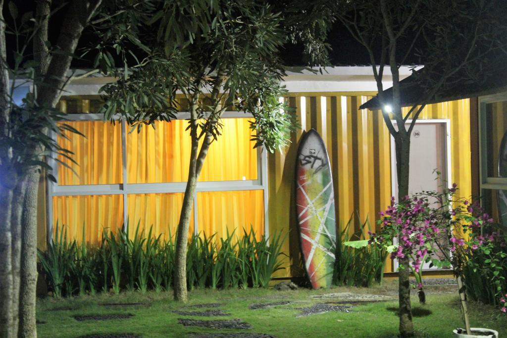 Kubu Container Hotel อูลูวาตู ภายนอก รูปภาพ
